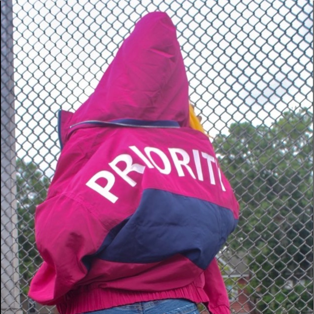 Priority jacket - Picture 3 of 3